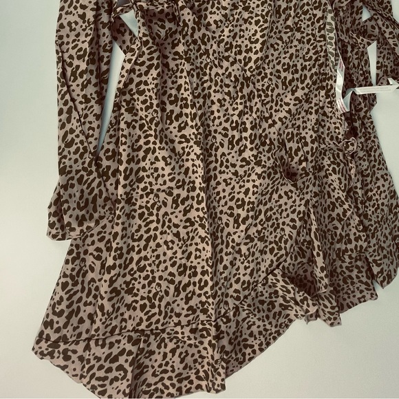 MATERNITY WRAP RUFFLE SS MINI DRESS - Picture 3 of 6